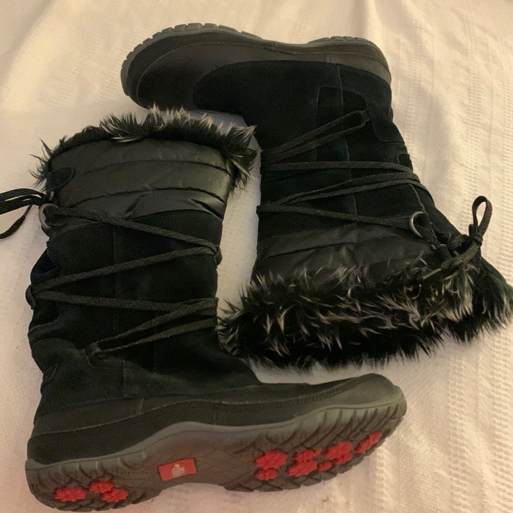 NEW The North Face Primaloft suede waterproof boots